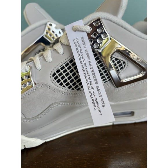 Athletic_Shoes